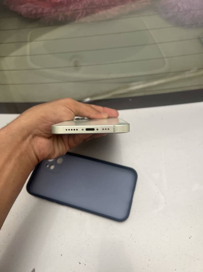 Apple iPhone 12 7