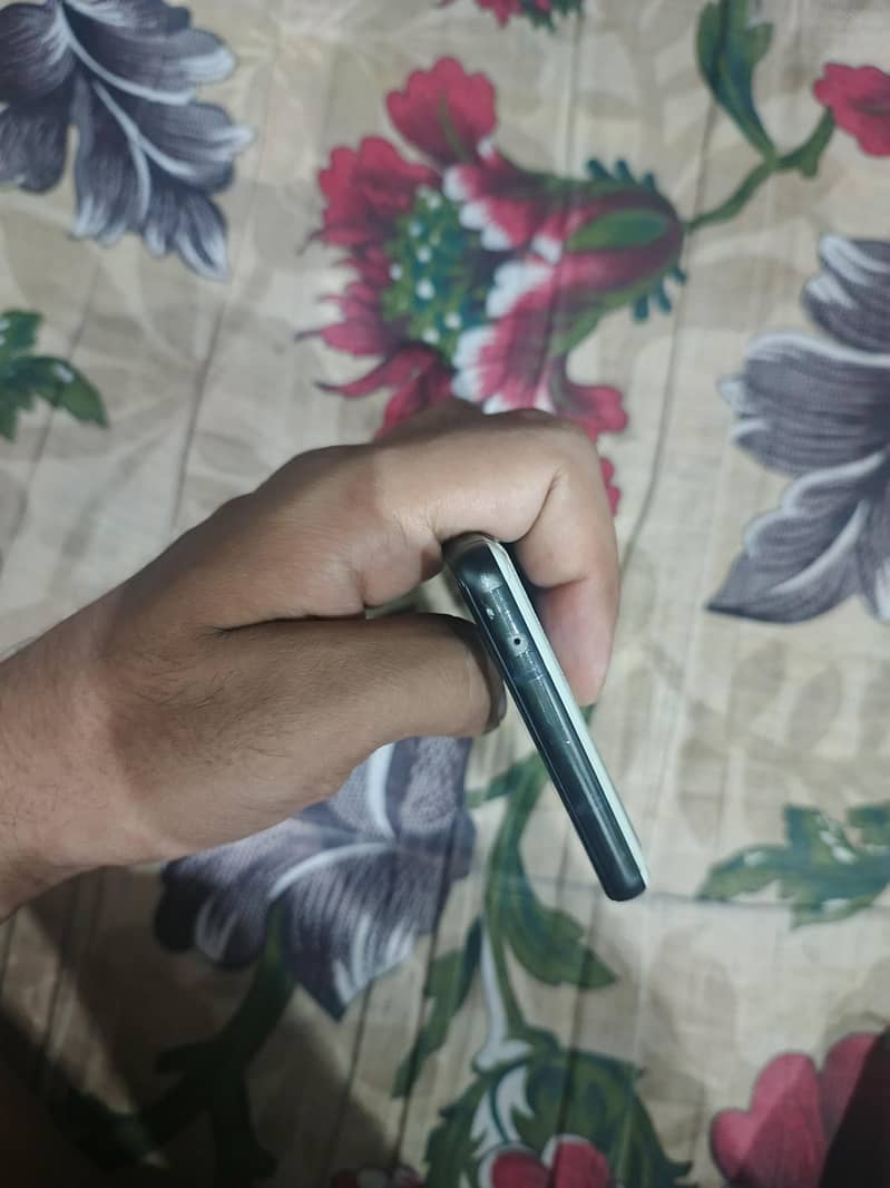 Google Pixel 6a 5