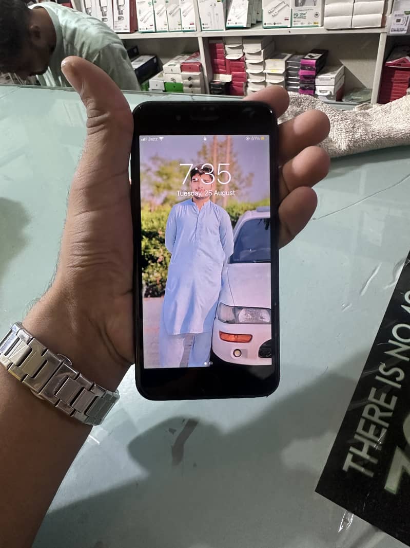 Apple iPhone 7 Plus 3
