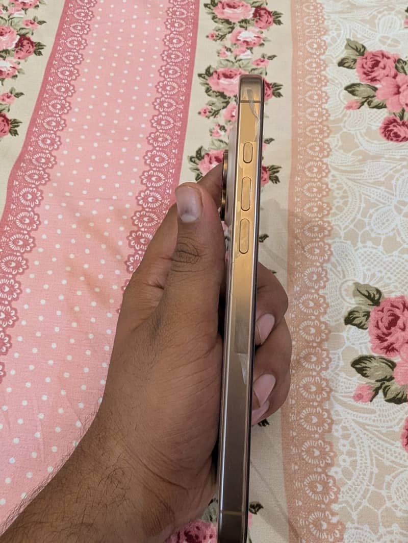 Apple iPhone 16 Pro Max 6