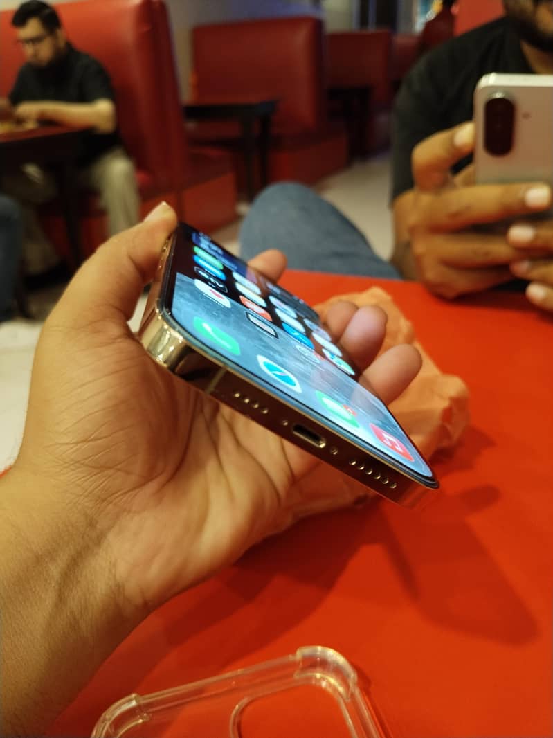 iphone 12 pro max 3