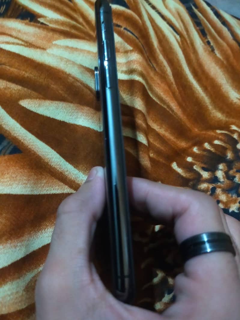 Apple iPhone X 5