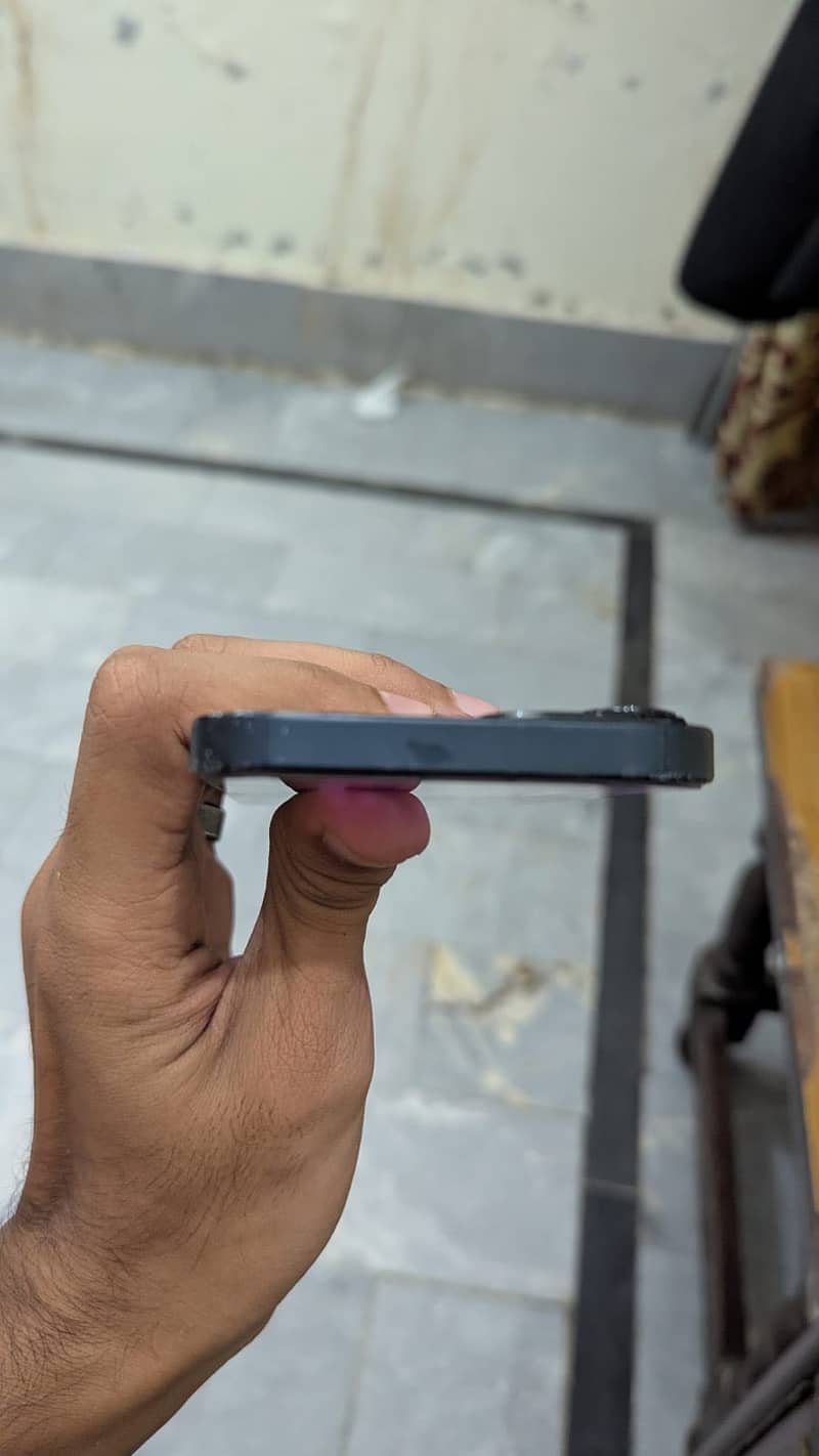 Apple iPhone 13 3