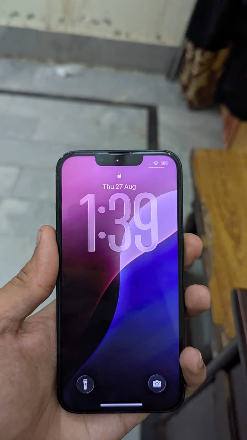 Apple iPhone 13 5