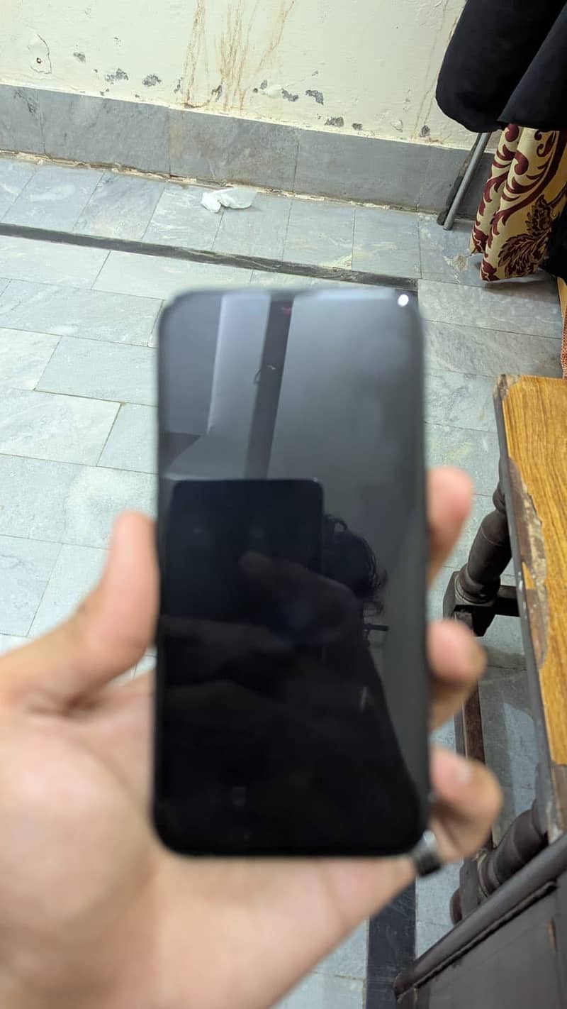 Apple iPhone 13 6