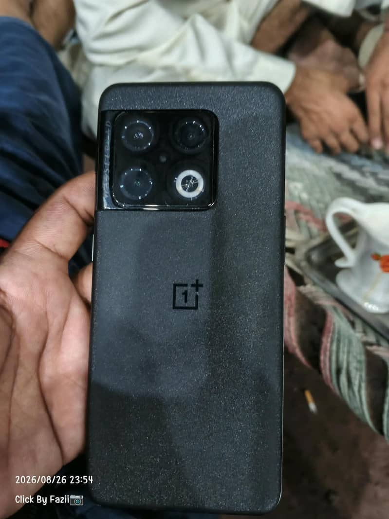 One Plus 10 Pro 1