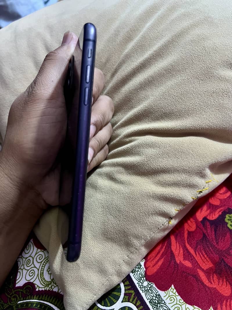 Apple iPhone 11 5