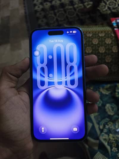 Apple iPhone 16