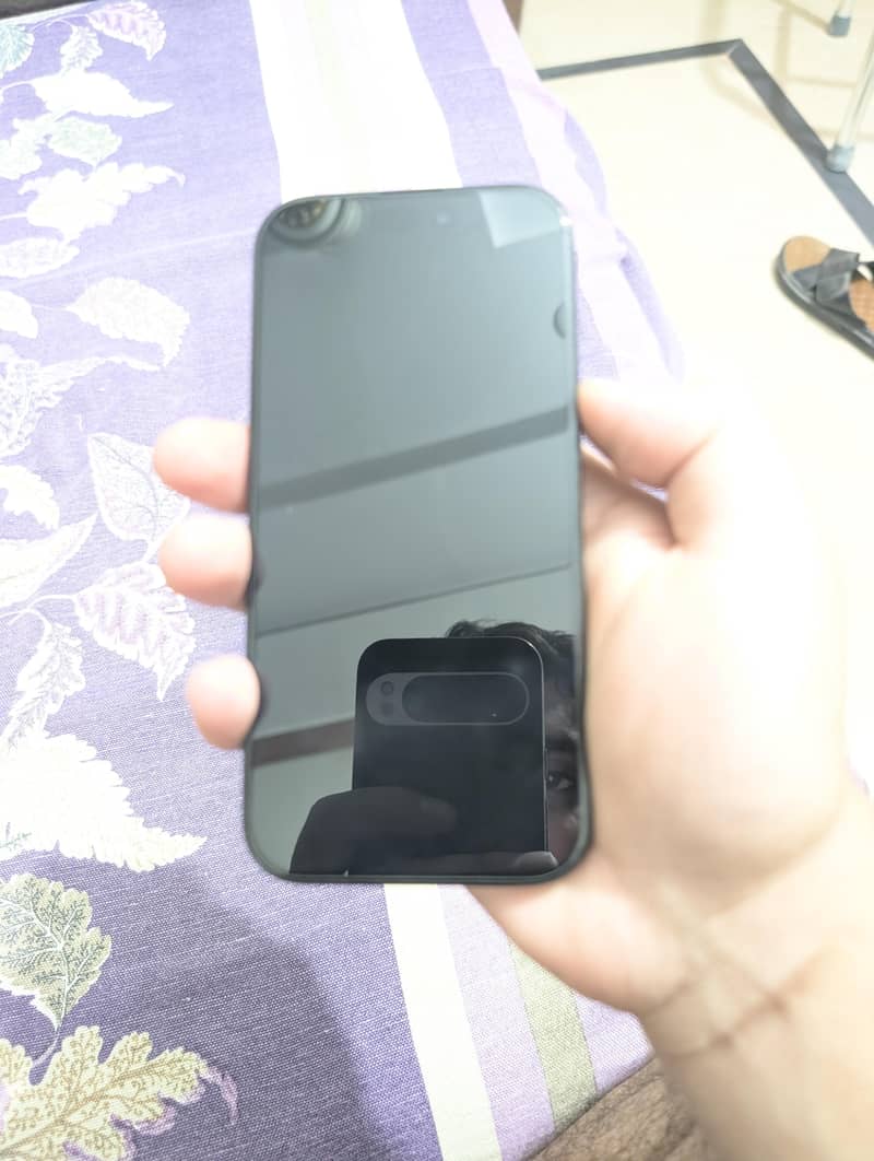 Apple iPhone 16 Pro 2