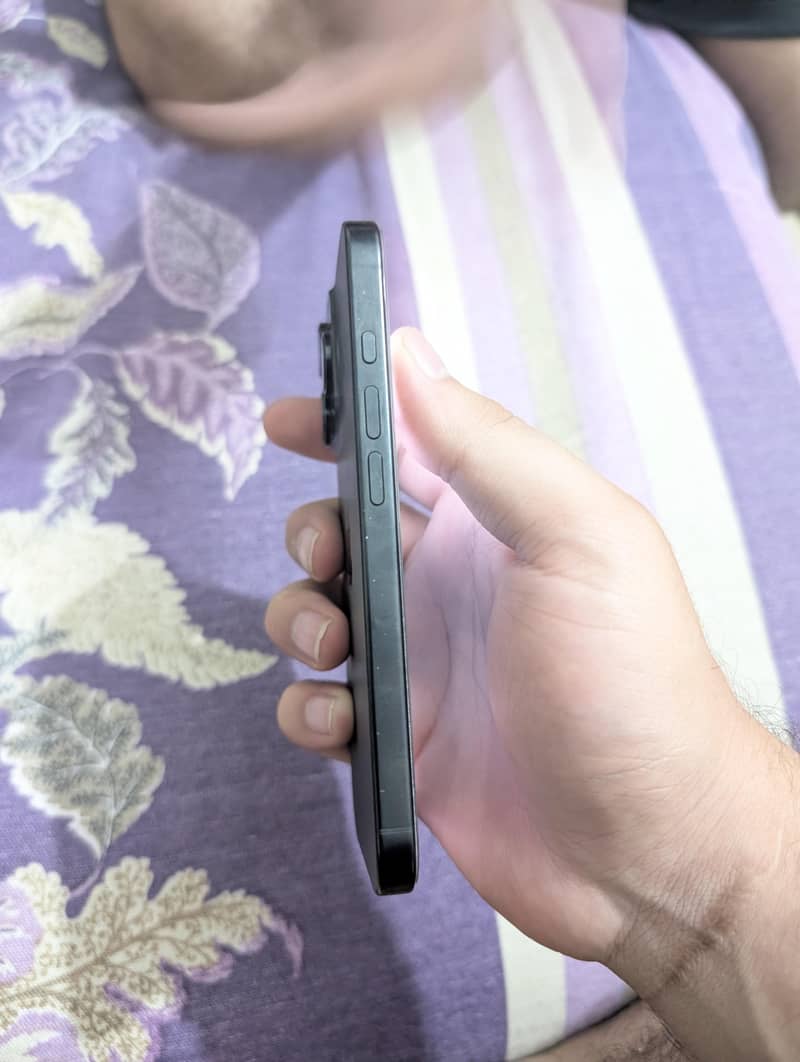 Apple iPhone 16 Pro 5
