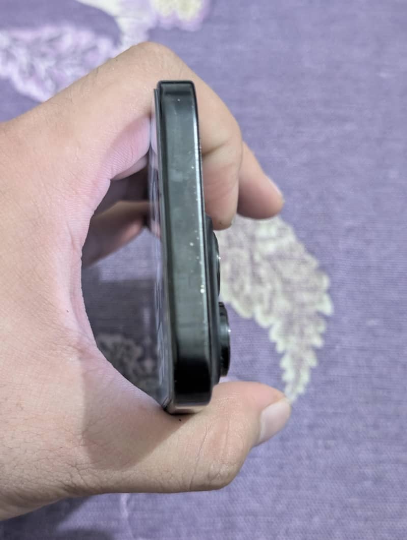 Apple iPhone 16 Pro 7