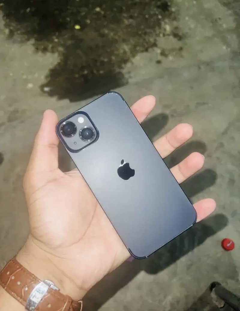 Apple iPhone 13 1