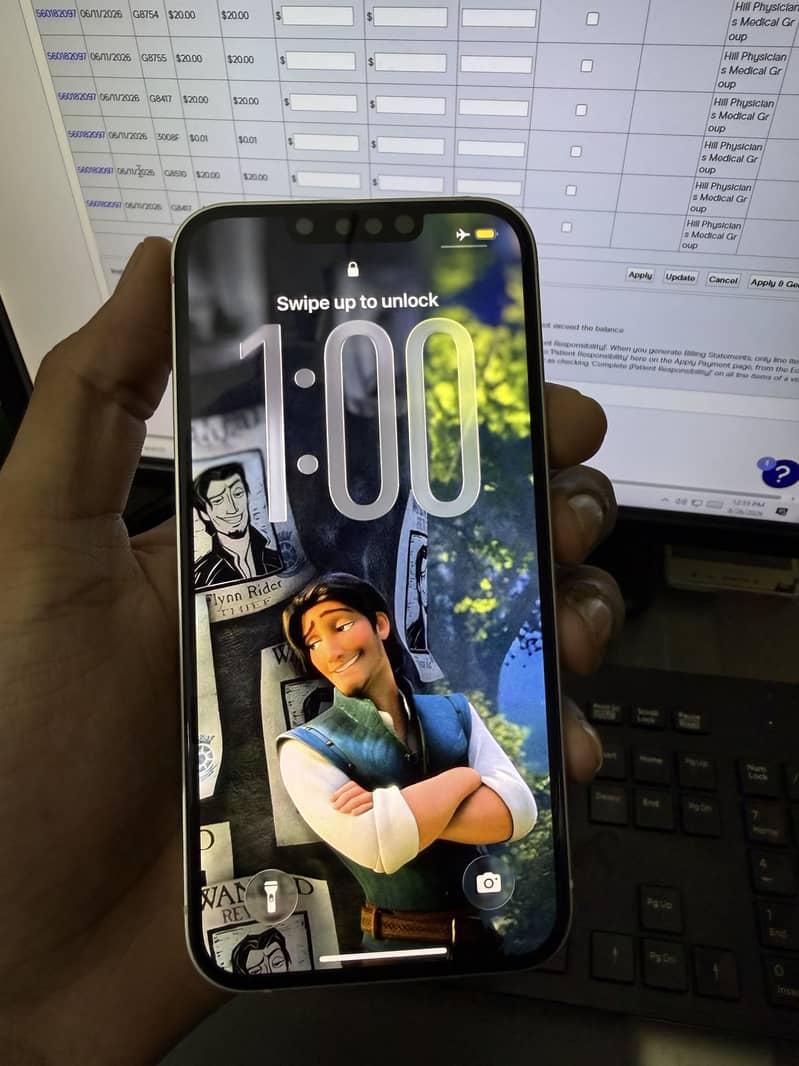 Apple iPhone 13 4