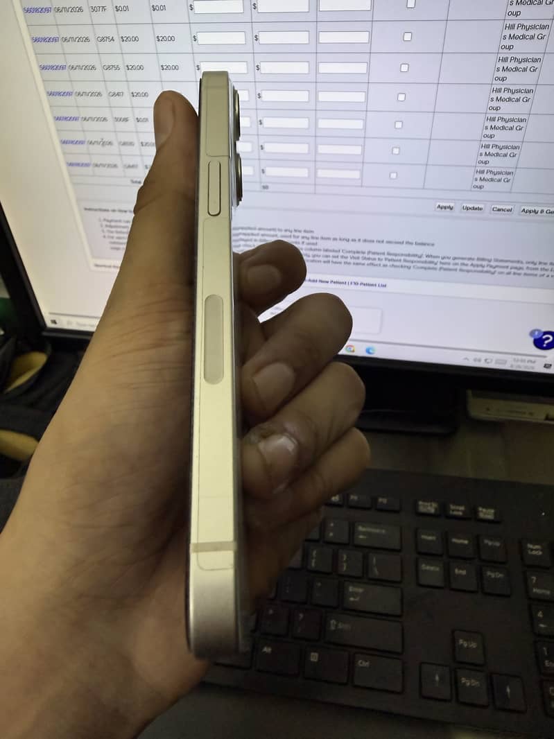 Apple iPhone 13 7