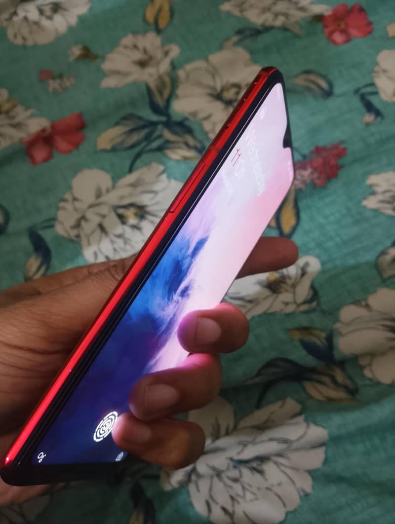 One Plus 7 contact 0333-4950544 6