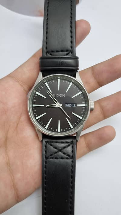 orgnal nixon theSentry model with leather straps high quality cod avbl