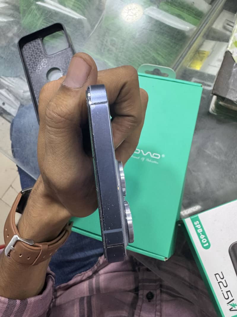 Apple iPhone 13 Pro 2
