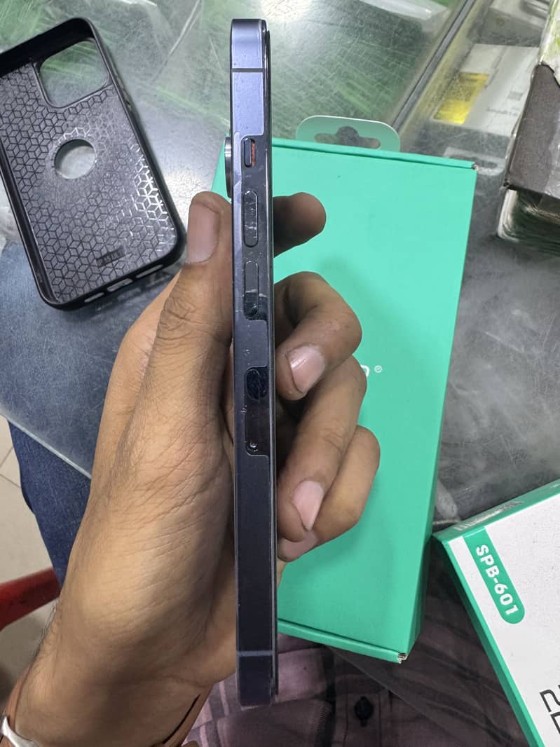 Apple iPhone 13 Pro 3