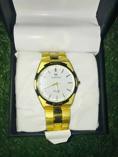 brand new analog watch in good quality