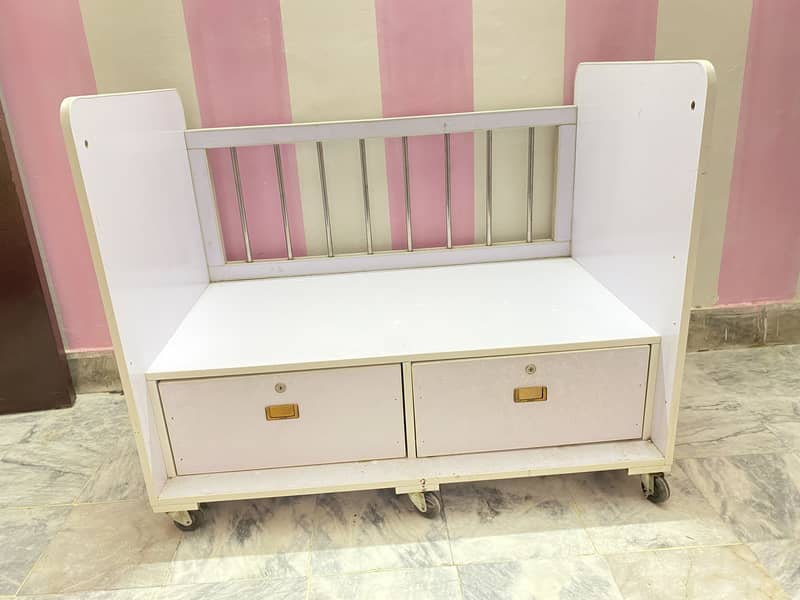 Baby cot 2