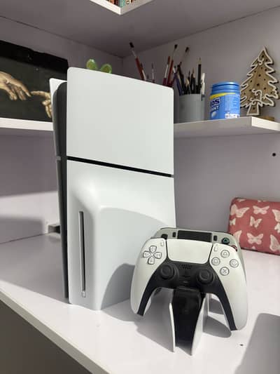 PlayStation 5 New 1 TB and 1 Month used
