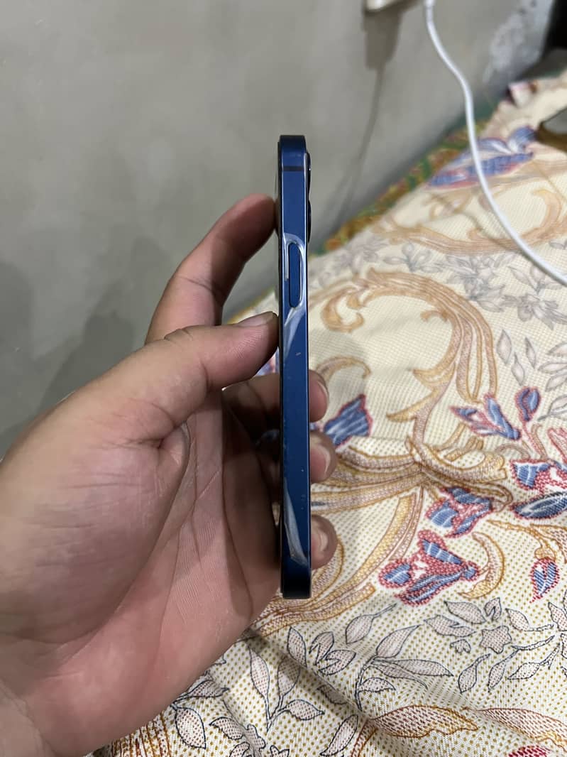 Apple iPhone 12 mini 3