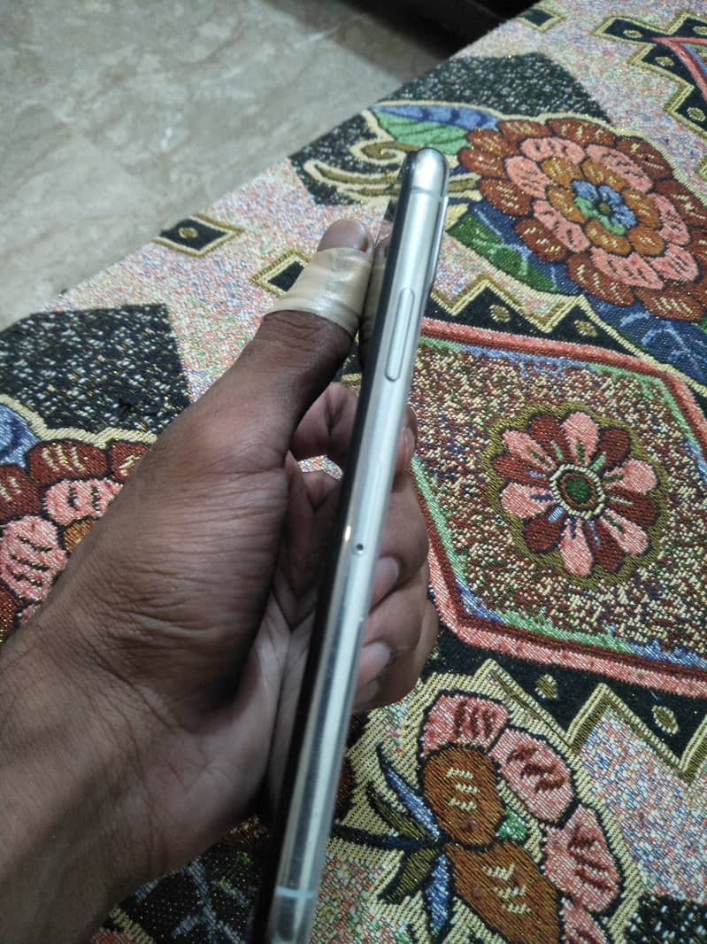 Apple iPhone X 2