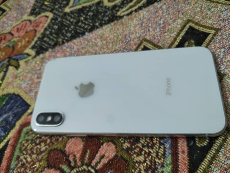 Apple iPhone X 4