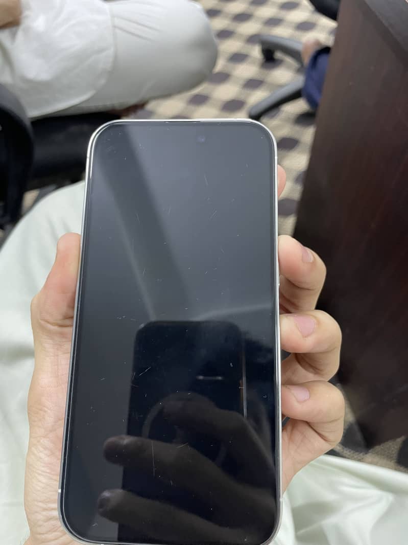 Apple iPhone 14 Pro 2