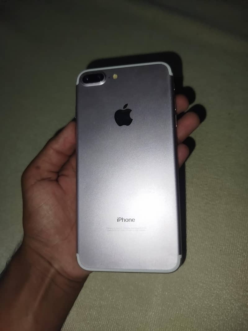 Apple iPhone 7 Plus 0