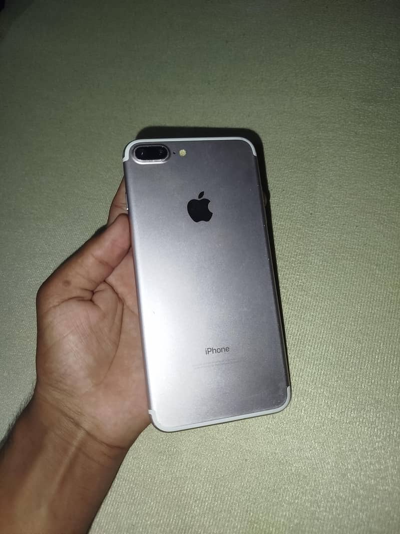 Apple iPhone 7 Plus 3