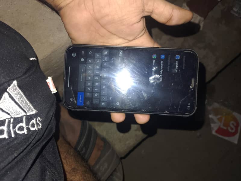 Apple iPhone 11 3