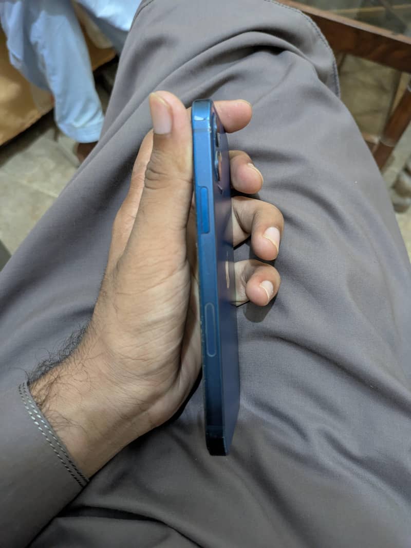 Apple iPhone 12 2