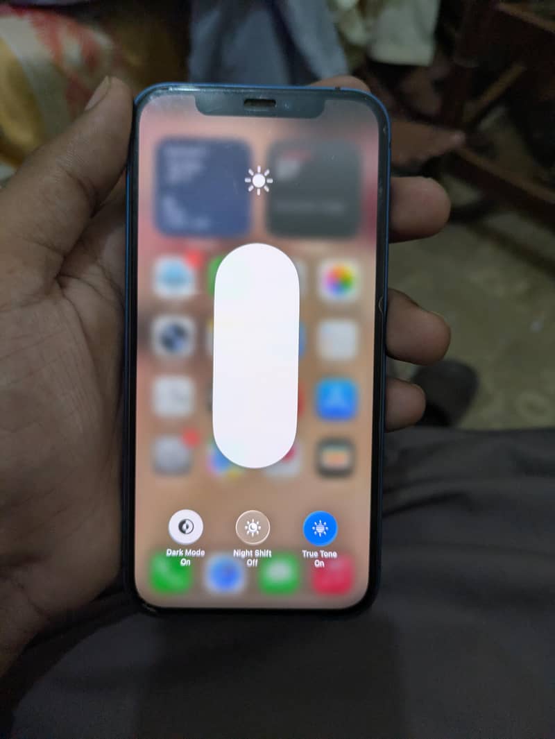 Apple iPhone 12 4