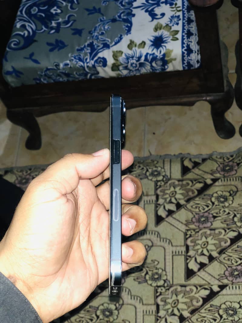 Apple iPhone 14 7