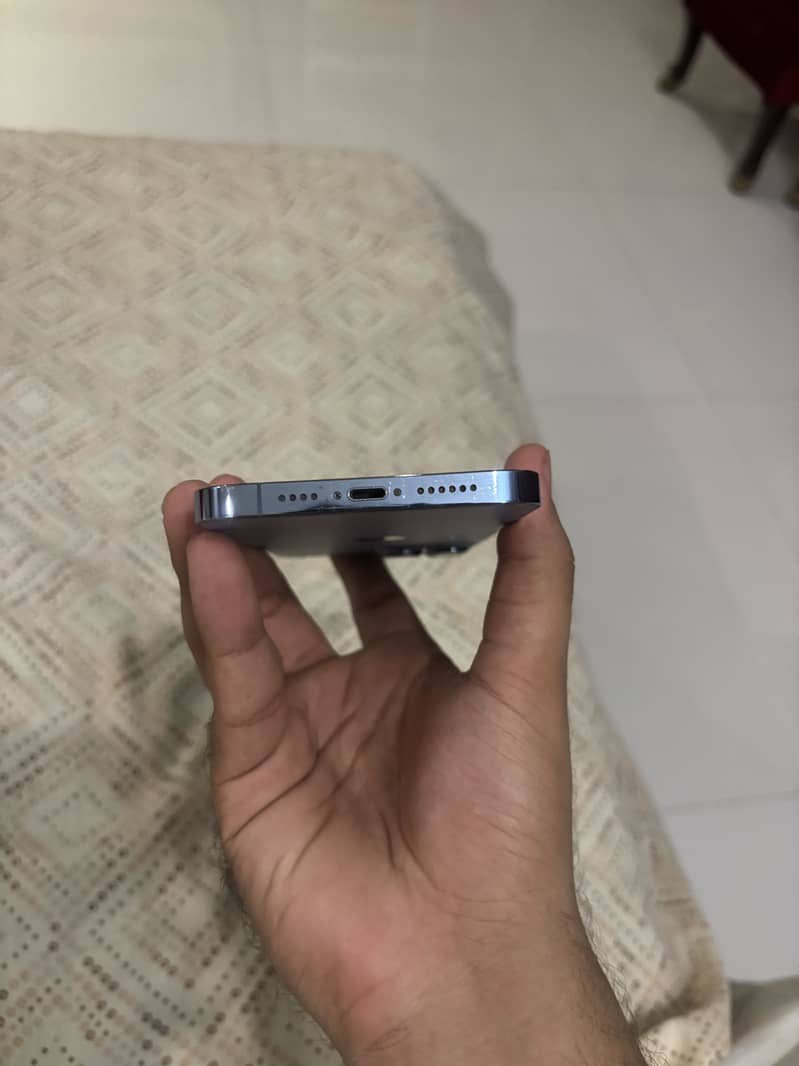 Apple iPhone 13 Pro Max 4