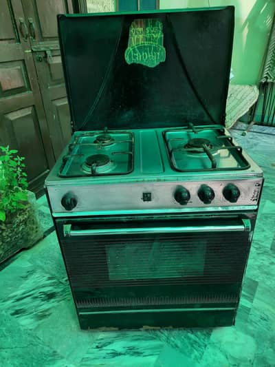 Cannon cooking range (3 burners and Oven cabin)