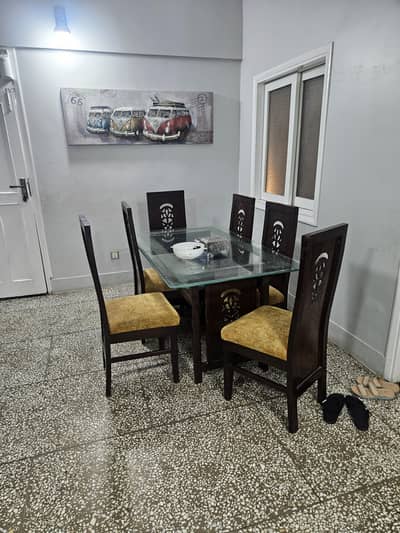 dainig table