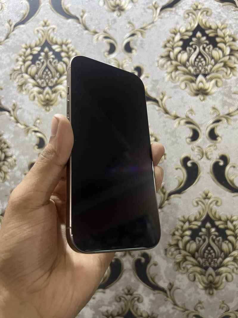 Iphone 16pro 2