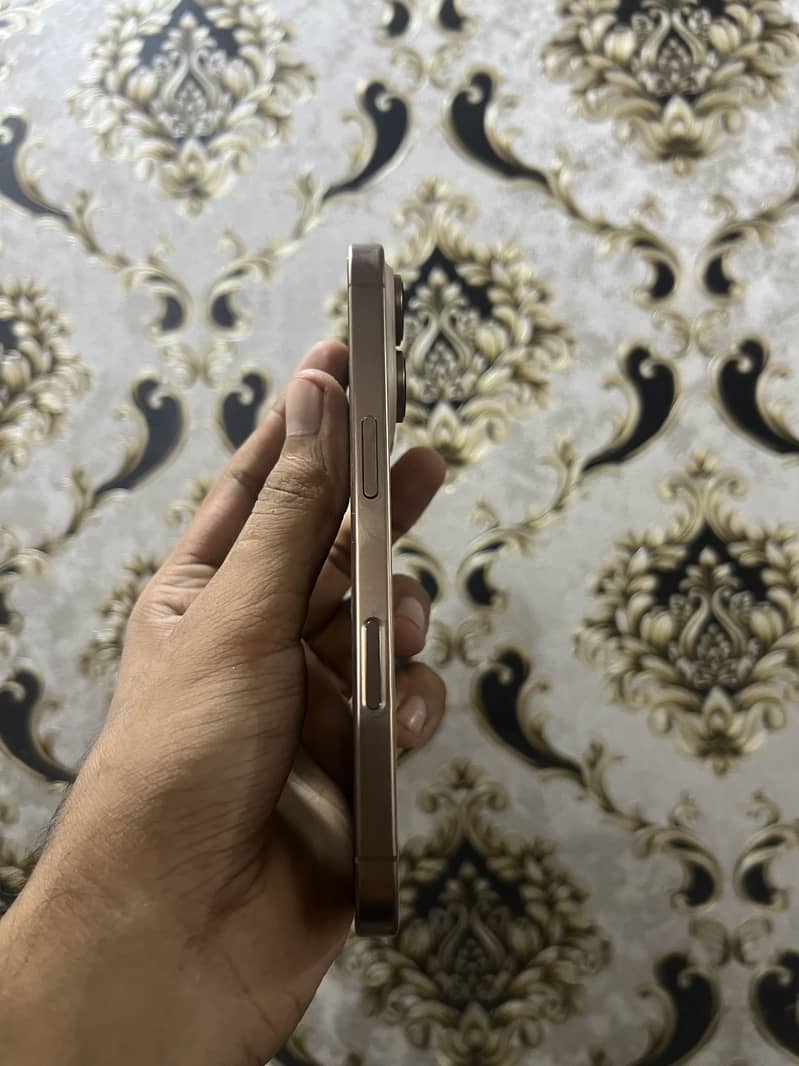 Iphone 16pro 5
