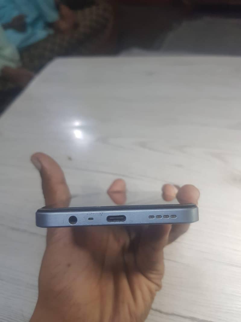 Realme Note 60 4