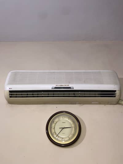 1.5 Ton LG AC with Outer
