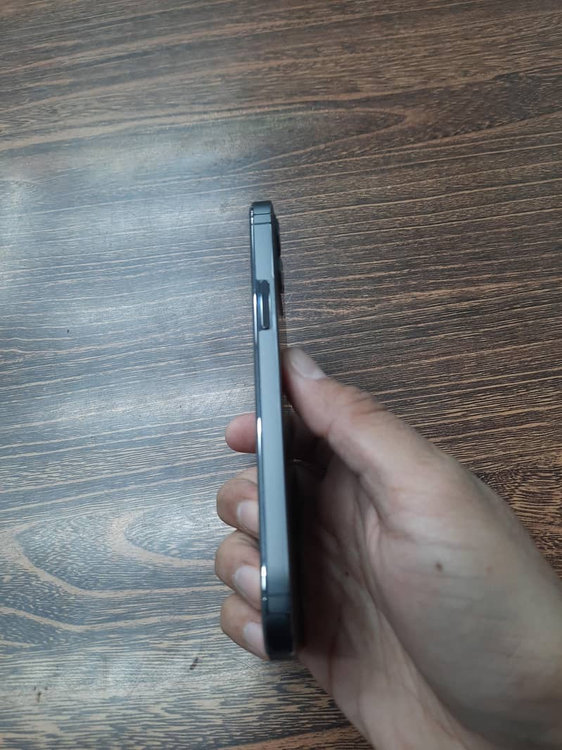 Apple iPhone 12 Pro 2