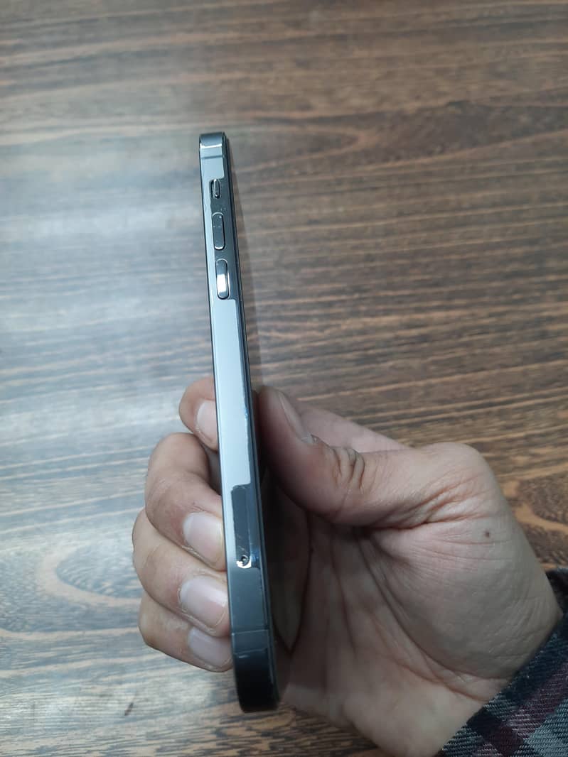 Apple iPhone 12 Pro 3