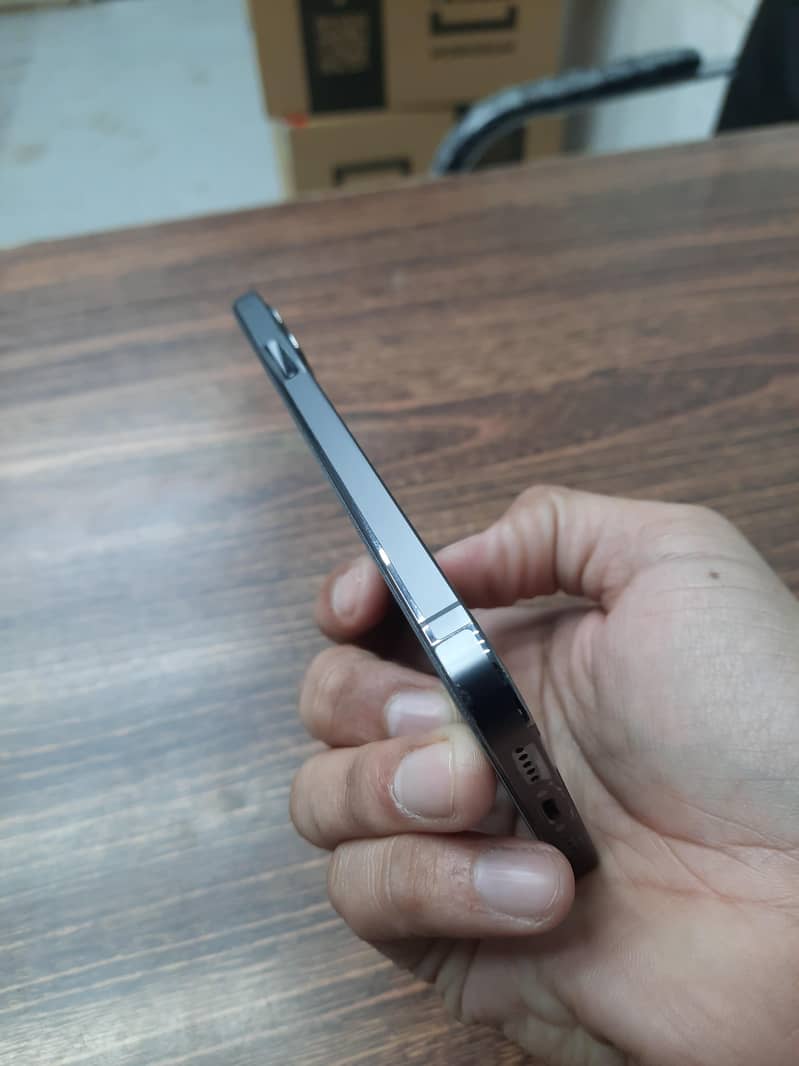 Apple iPhone 12 Pro 6