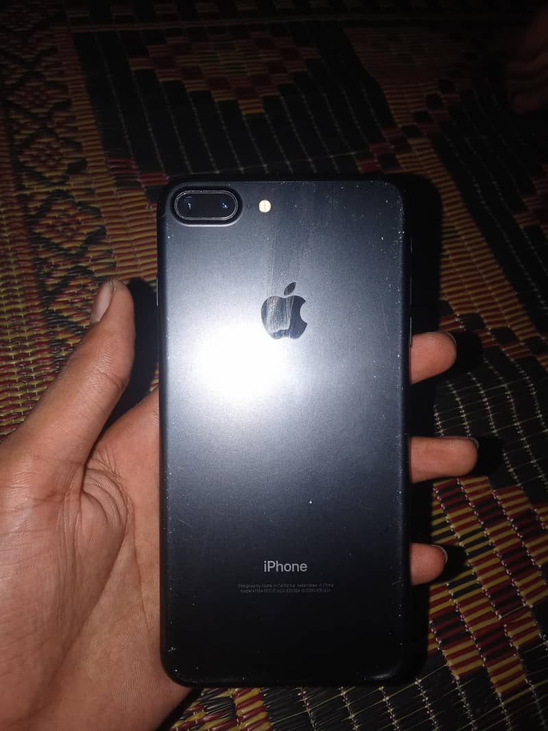 Apple iPhone 7 Plus 0
