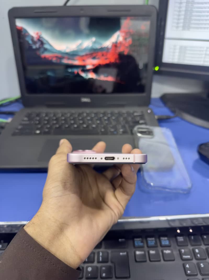 Apple iPhone 15 5