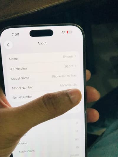 Apple iPhone 16 Pro Max