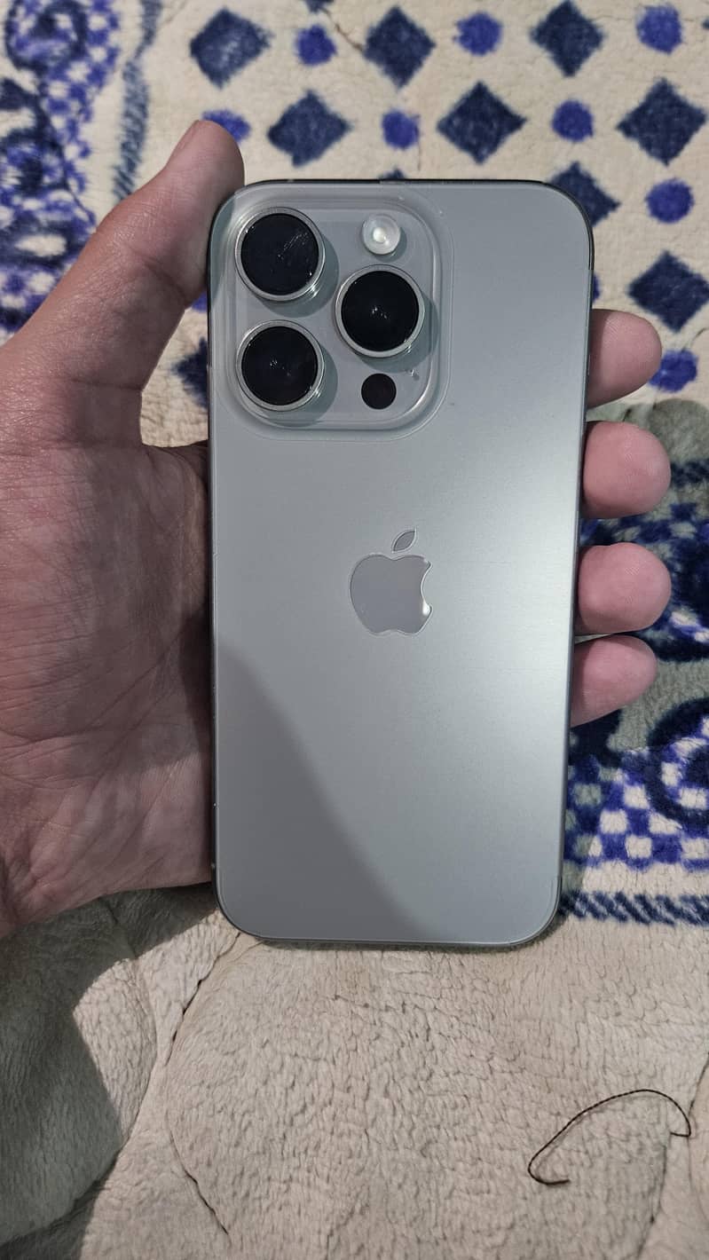 Apple iPhone 15 Pro 0