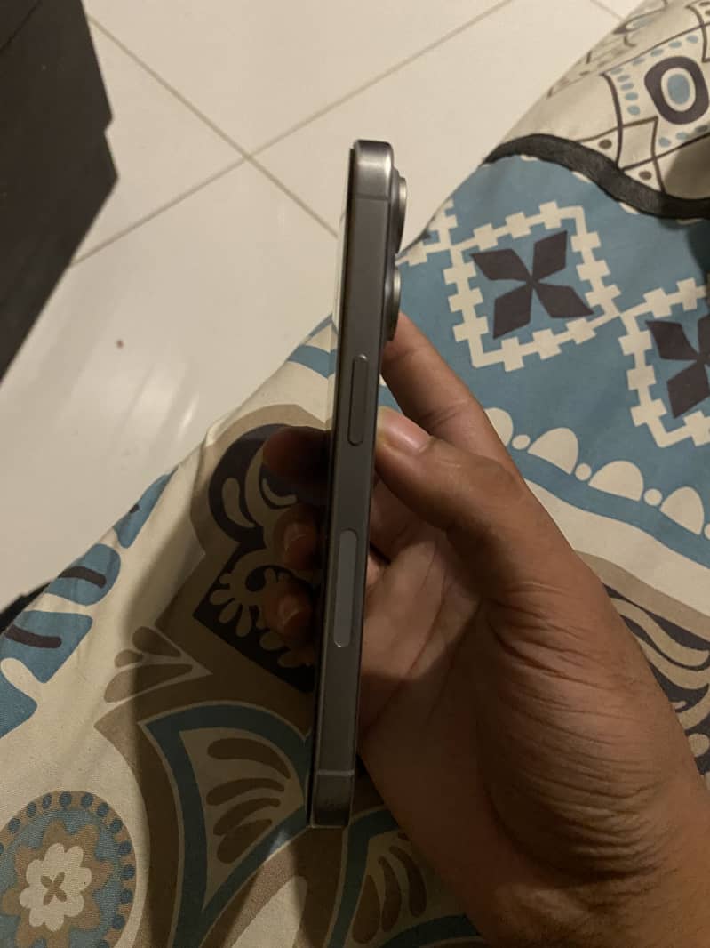Apple iPhone 15 Pro 1